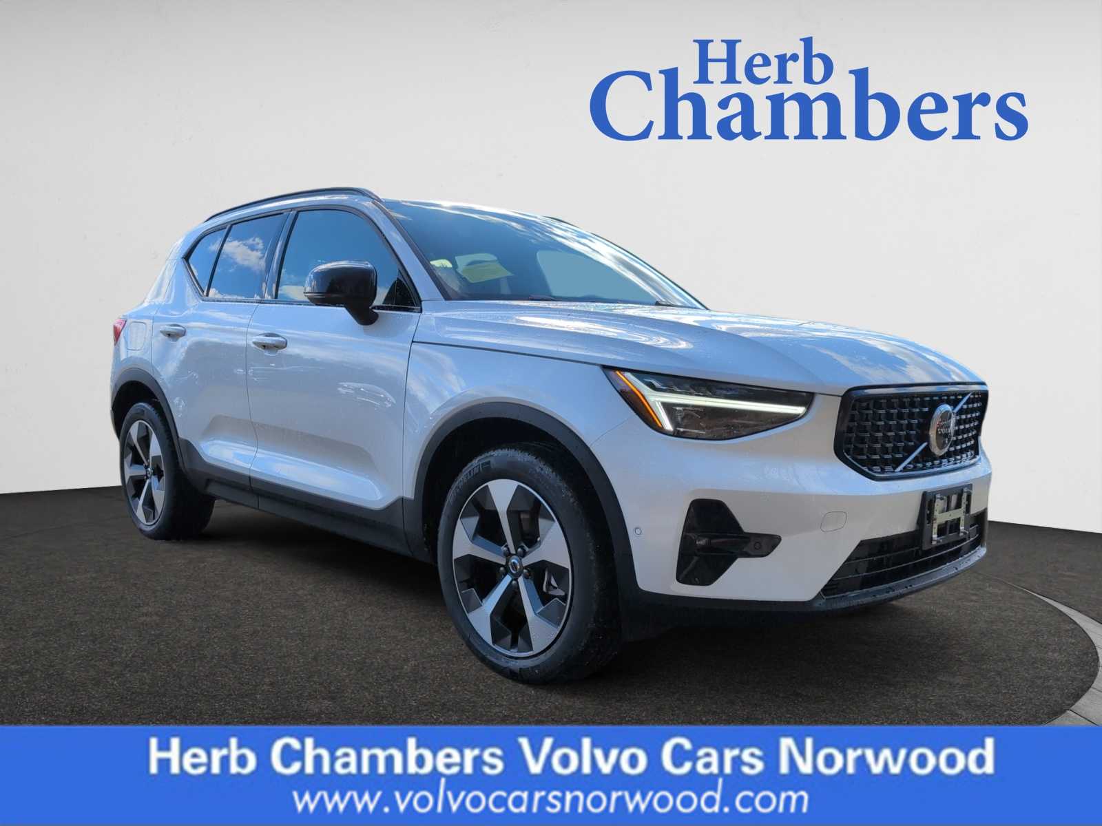 new 2025 Volvo XC40 car, priced at $48,315