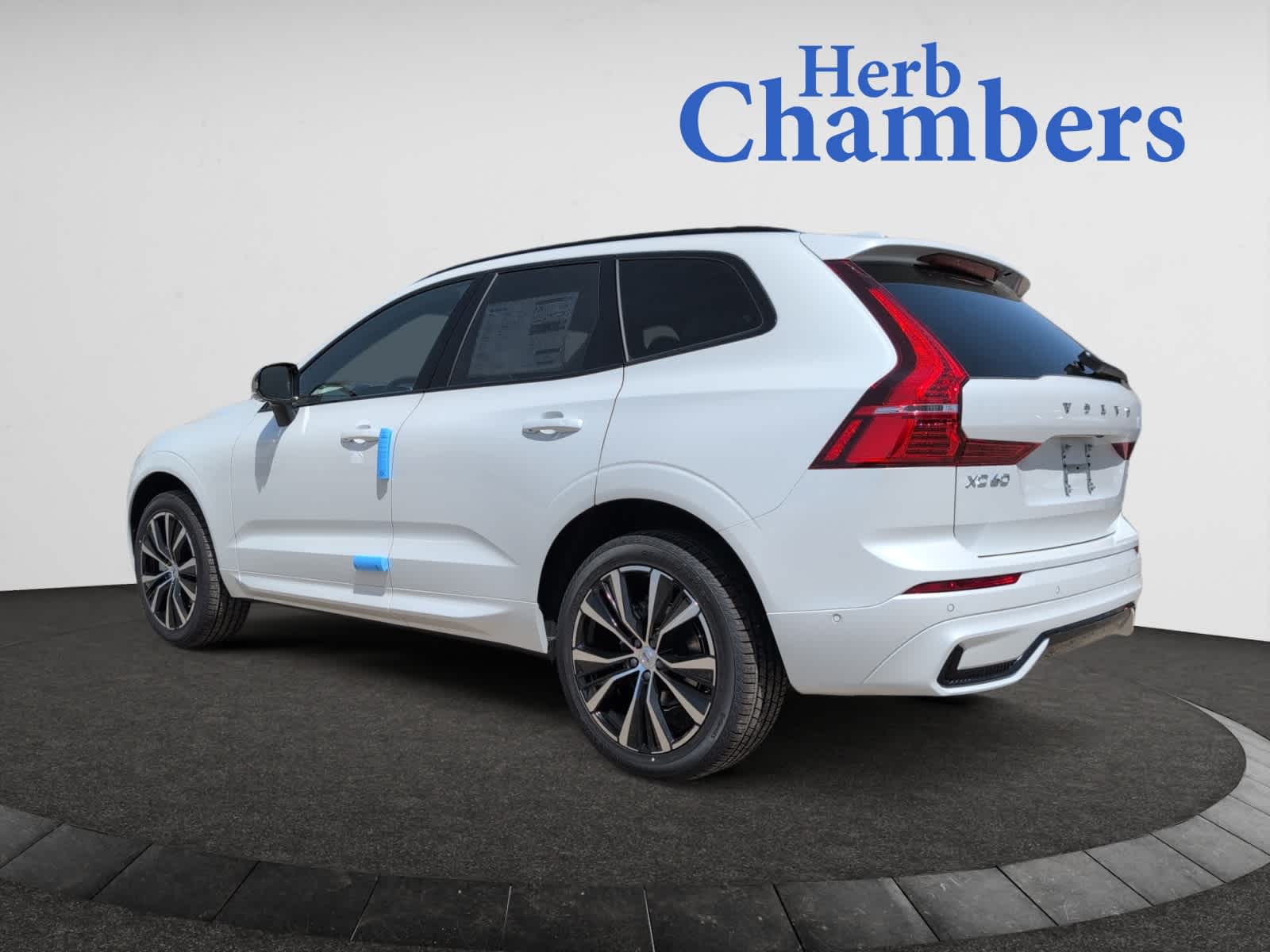 new 2025 Volvo XC60 car, priced at $54,545