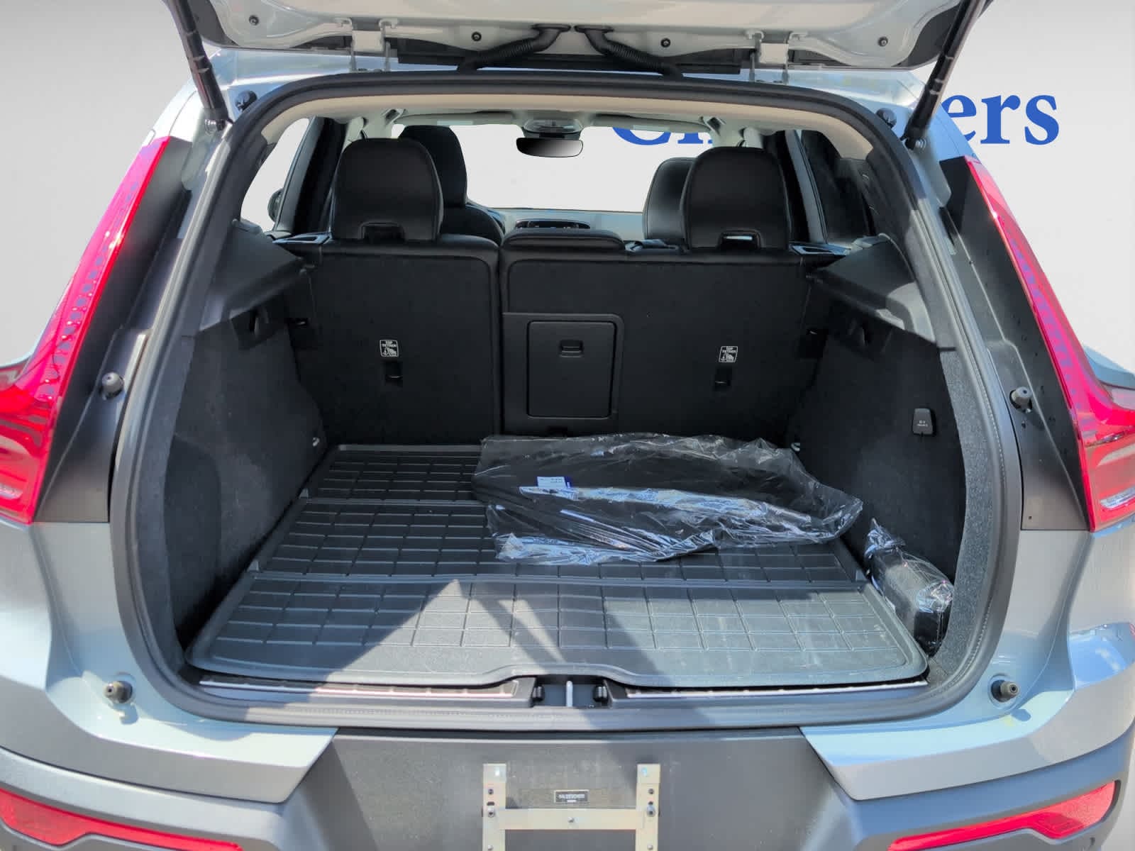 new 2024 Volvo XC40 car, priced at $52,410