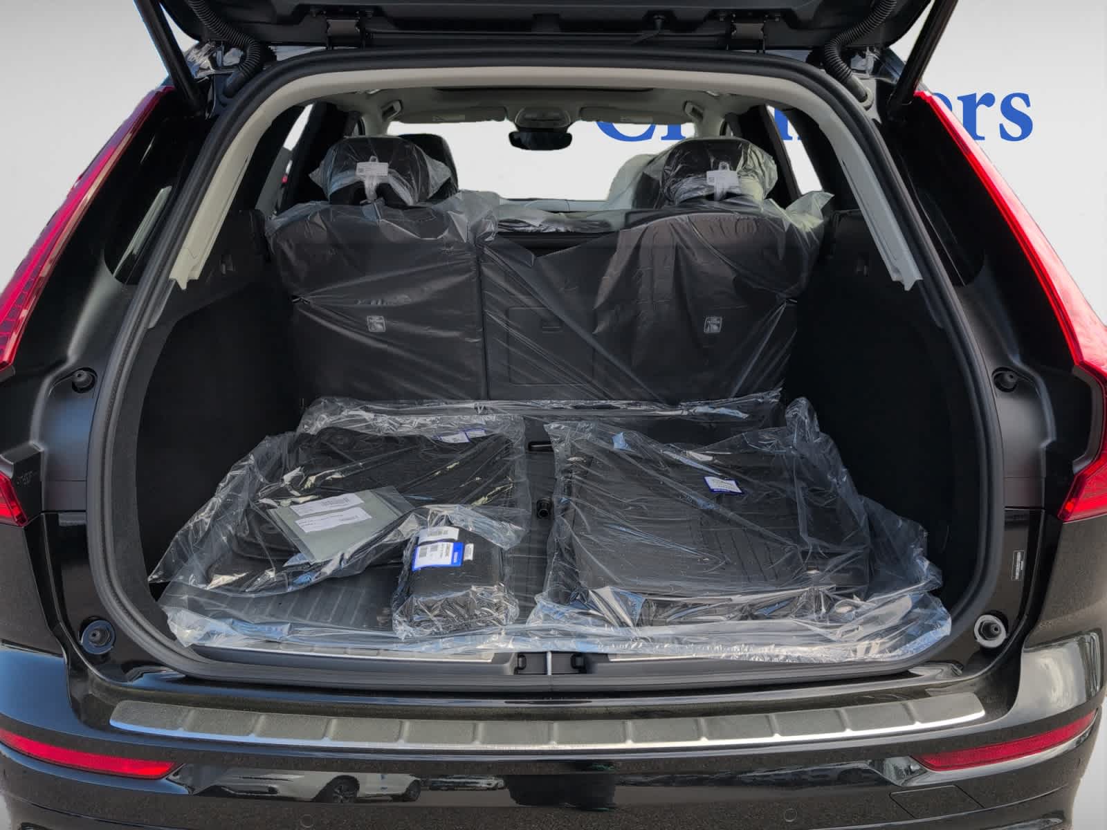 new 2025 Volvo XC60 car, priced at $55,360