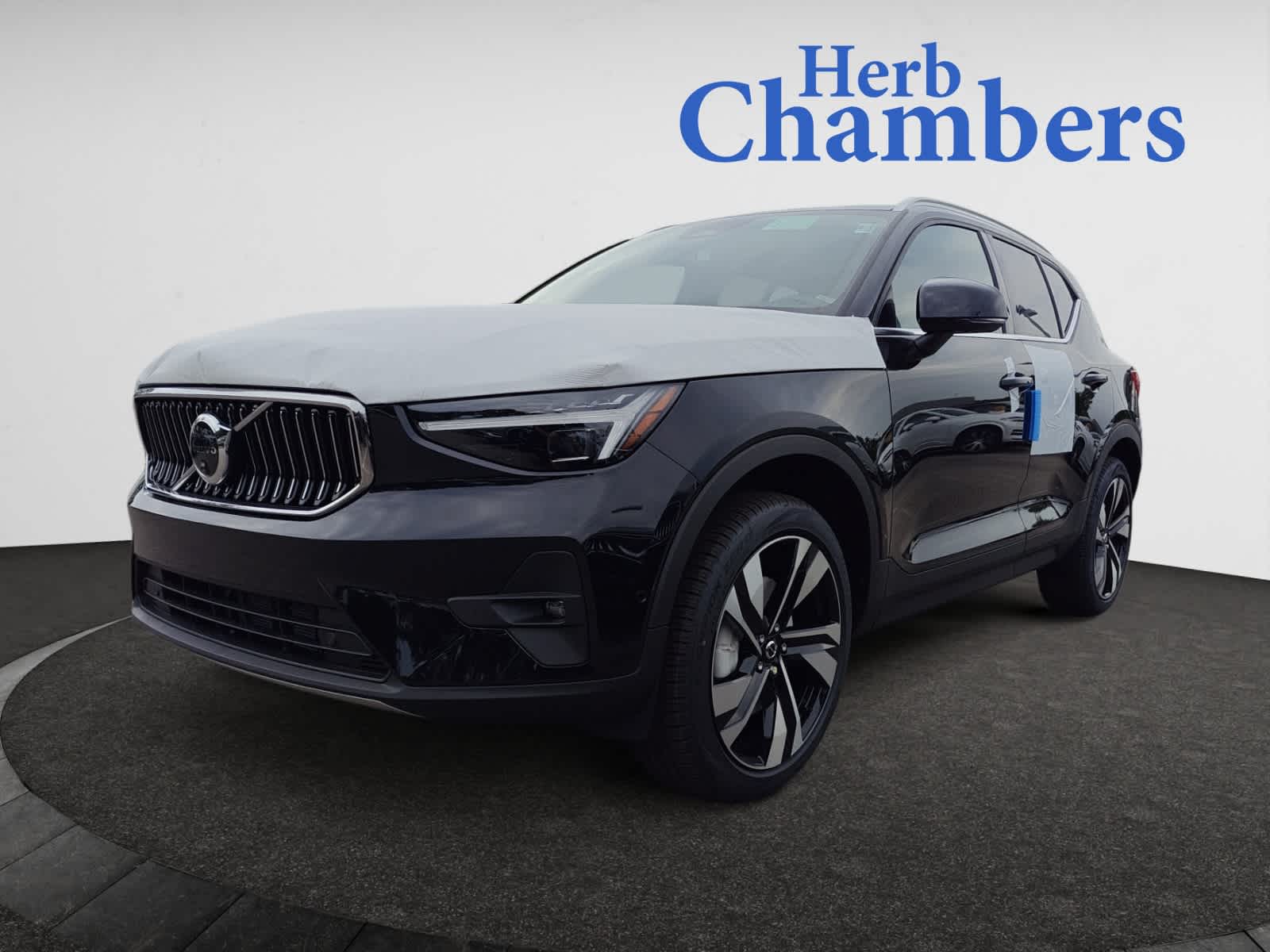 new 2025 Volvo XC40 car, priced at $51,040