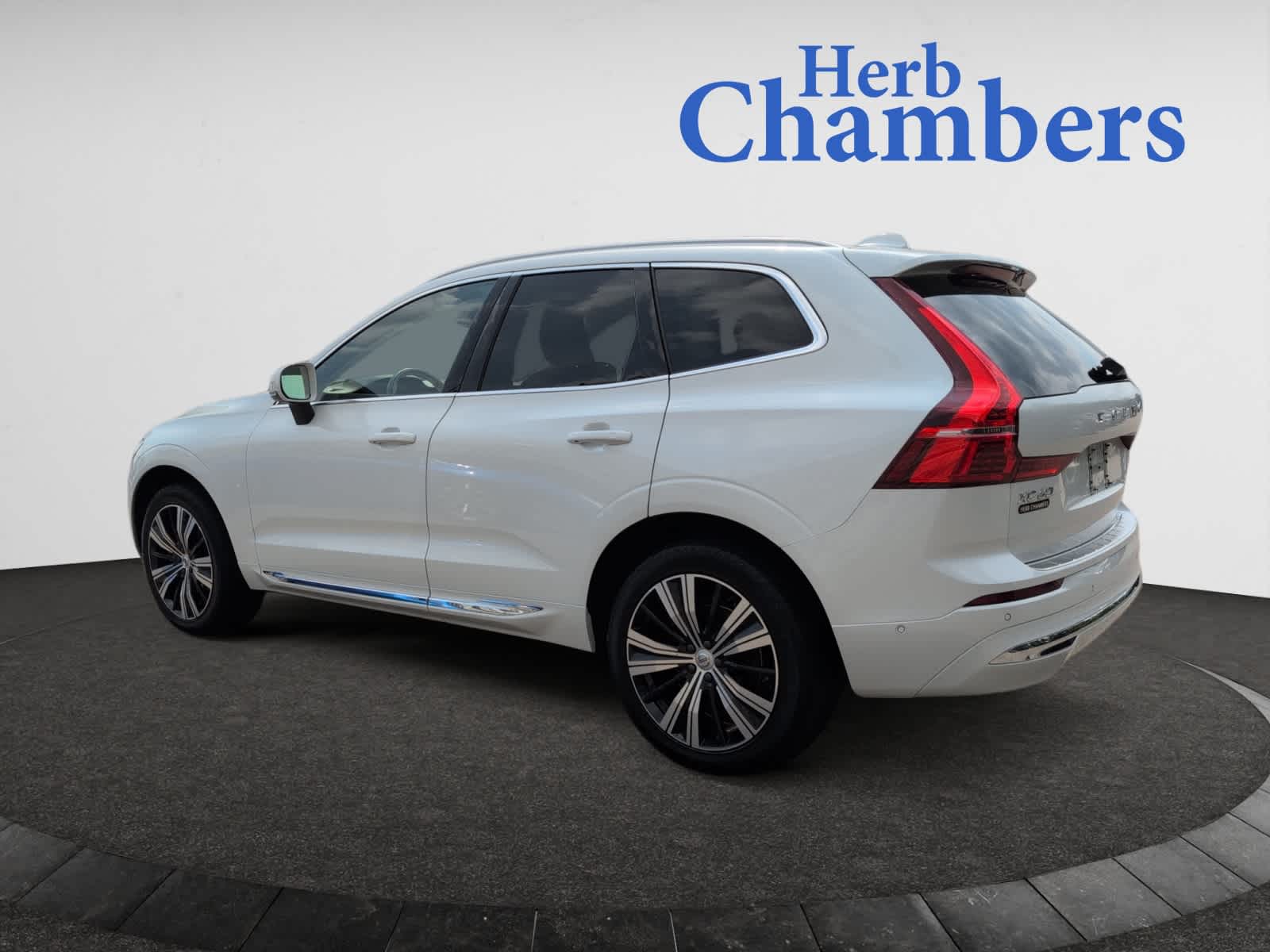 used 2022 Volvo XC60 car, priced at $41,998
