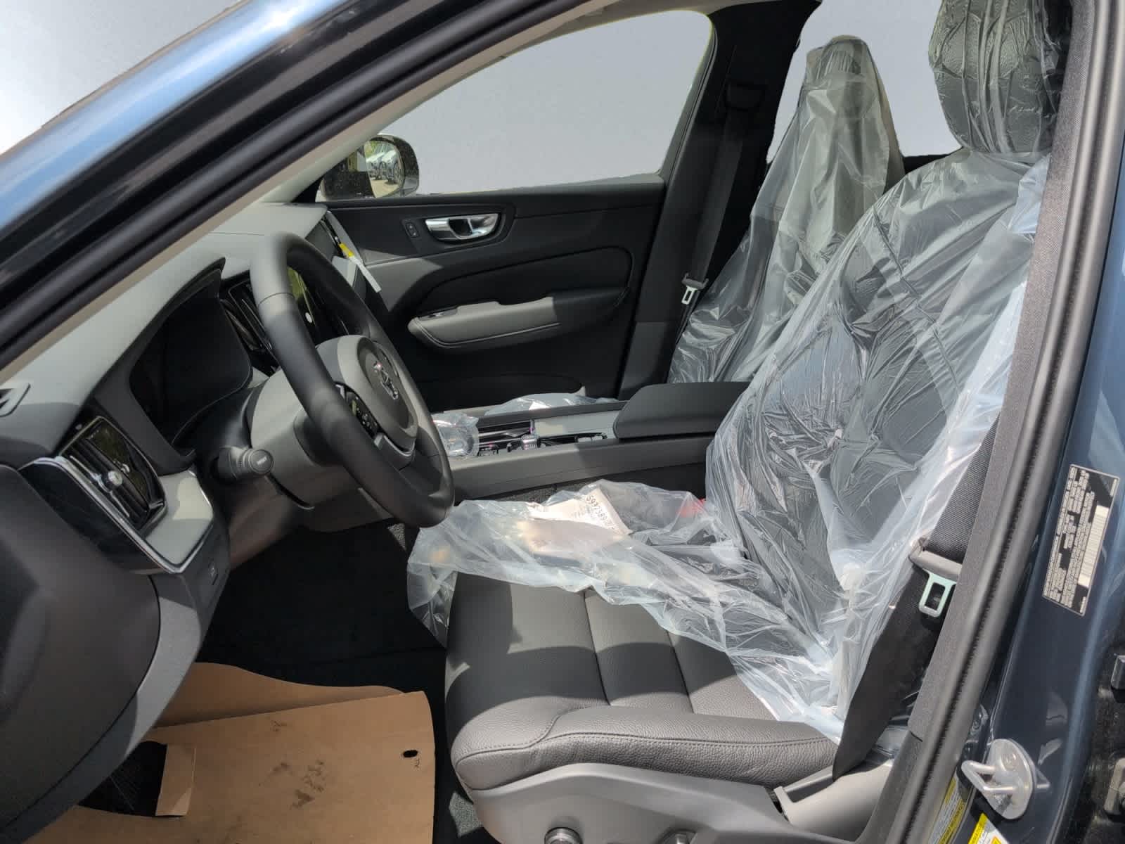 new 2025 Volvo XC60 car, priced at $55,360