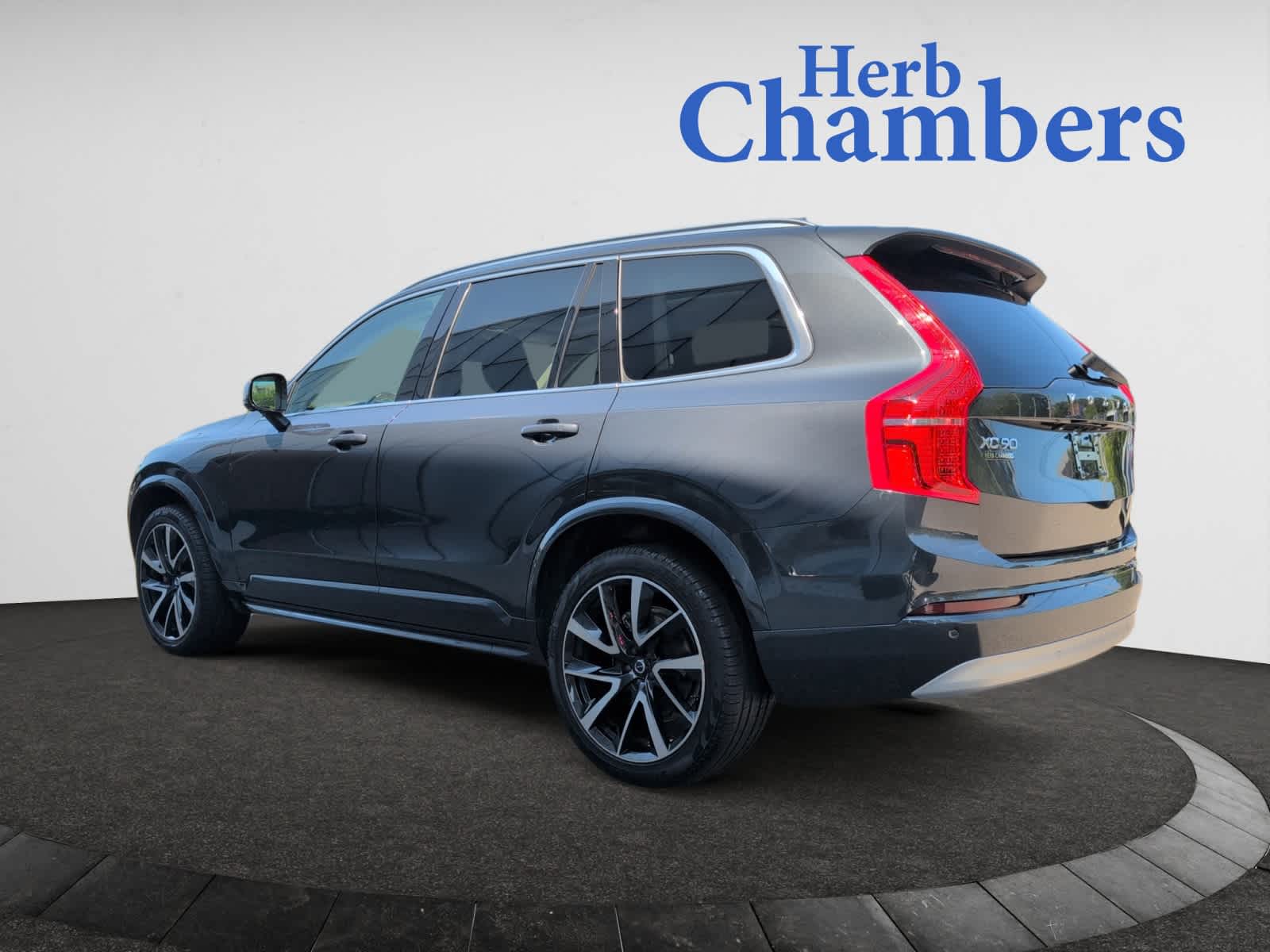 used 2022 Volvo XC90 car, priced at $42,998