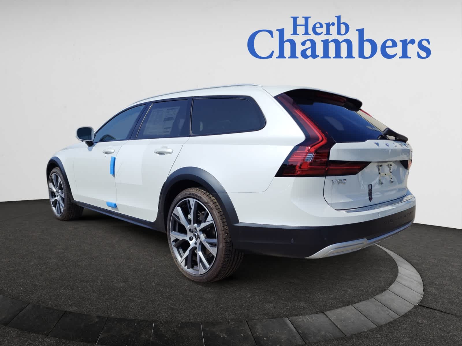 new 2025 Volvo V90 Cross Country car, priced at $68,725