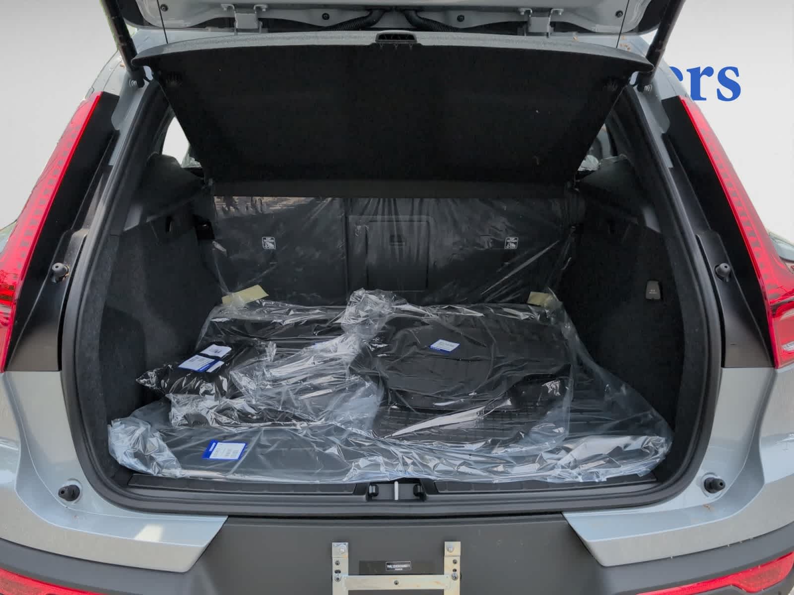 new 2025 Volvo XC40 car, priced at $49,585
