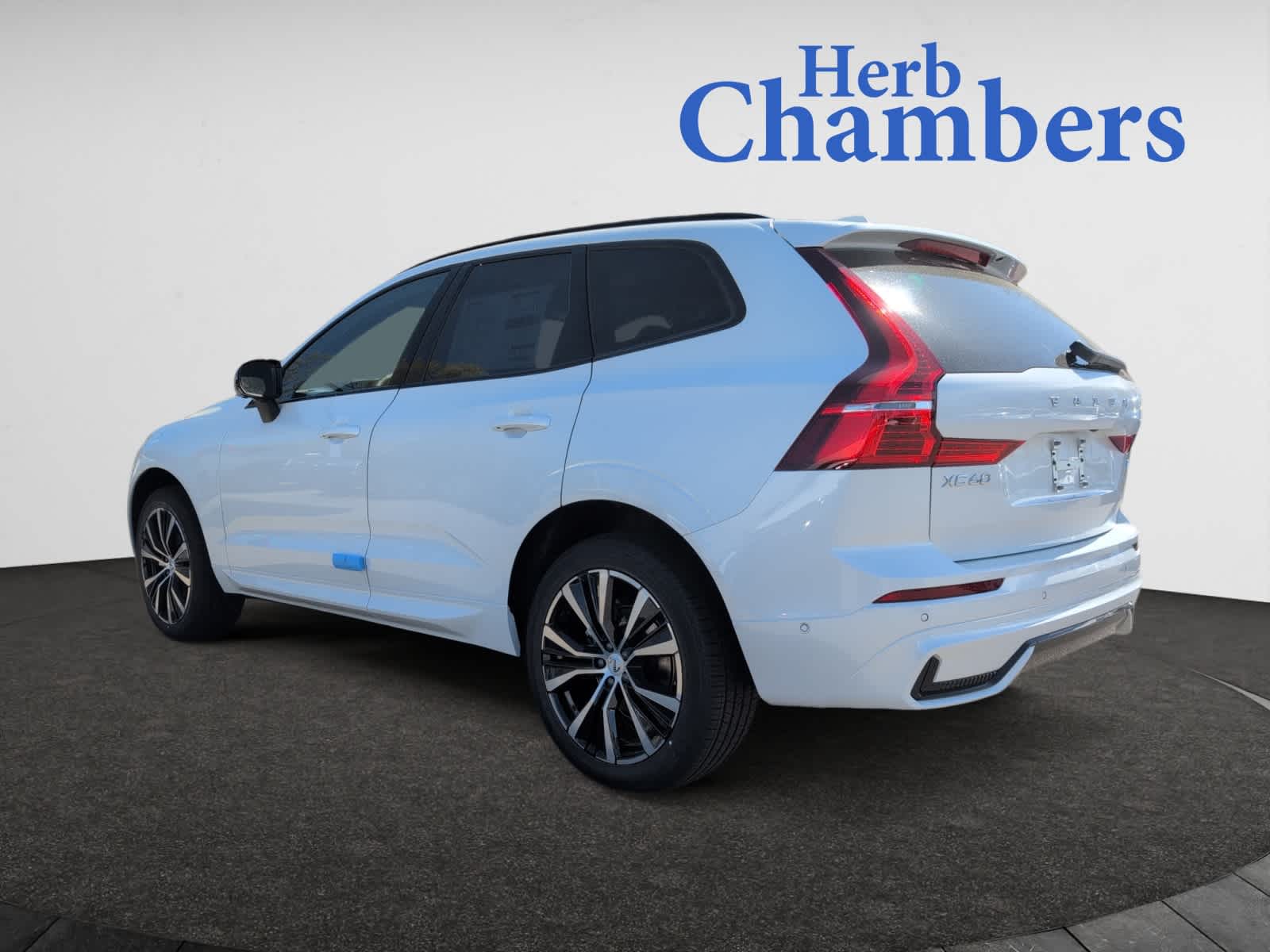 new 2025 Volvo XC60 car, priced at $54,545