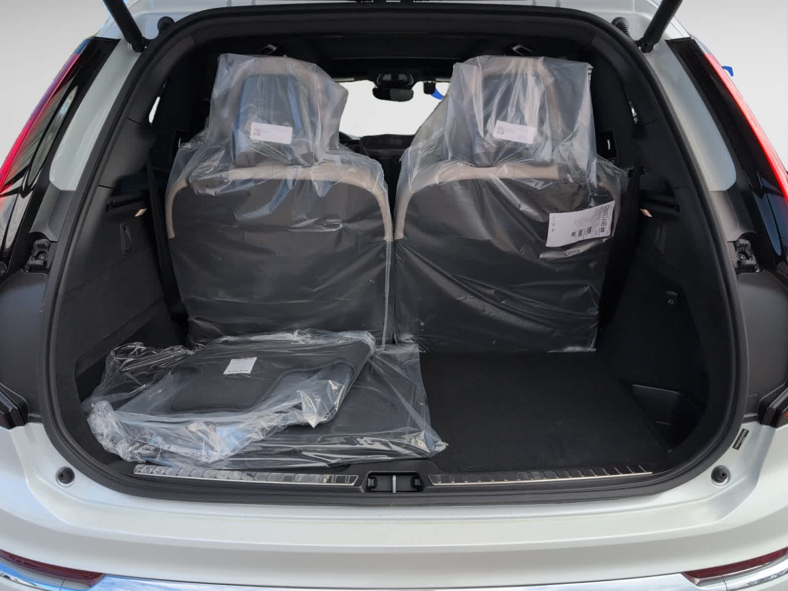 new 2025 Volvo XC90 car, priced at $60,545