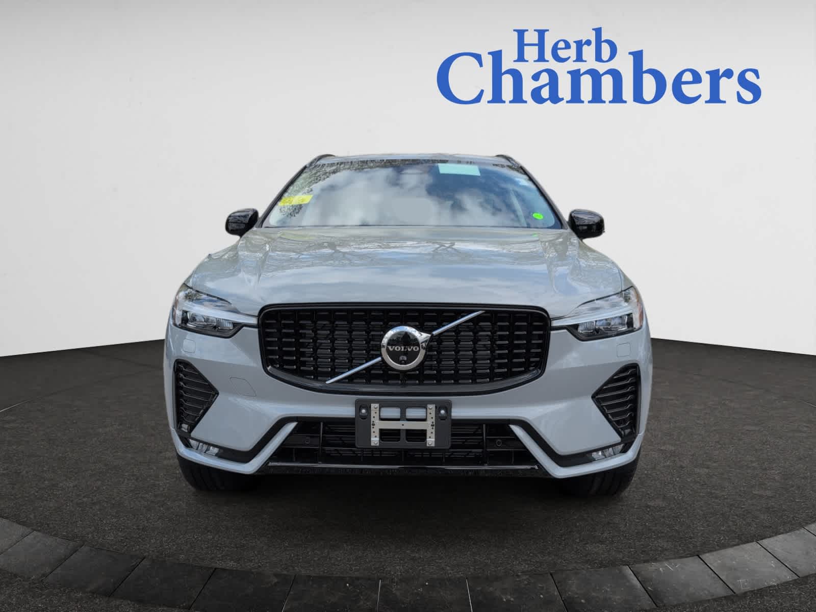new 2025 Volvo XC60 car, priced at $54,555