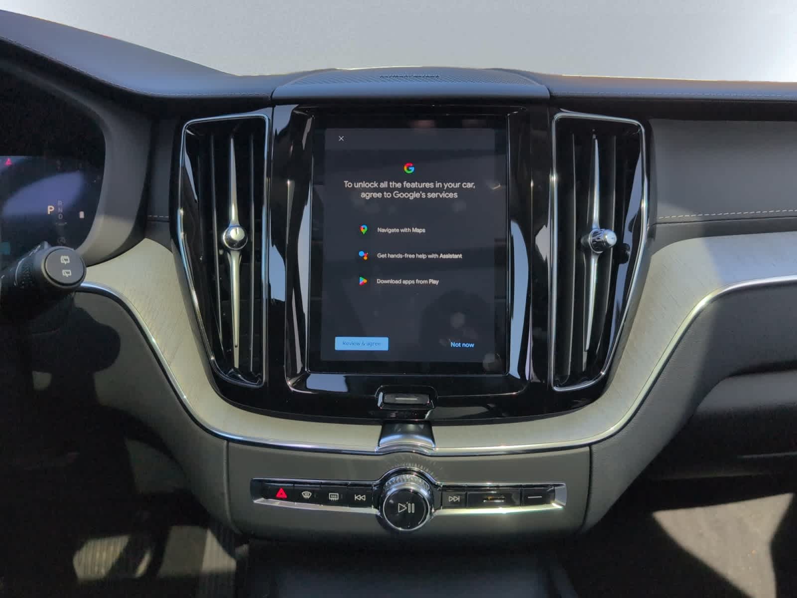 new 2025 Volvo XC60 car, priced at $60,660