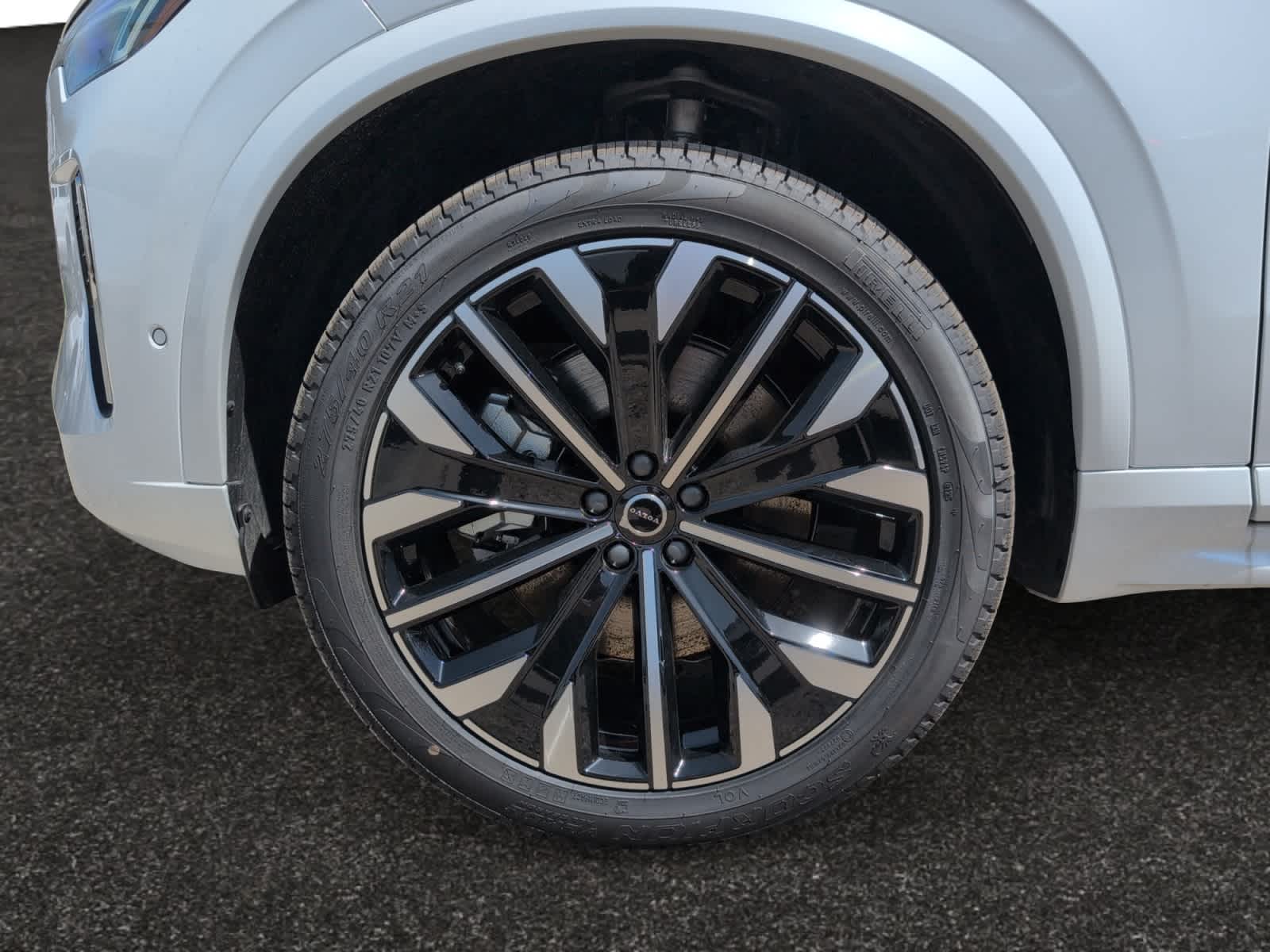 new 2025 Volvo XC90 plug-in hybrid car, priced at $82,735