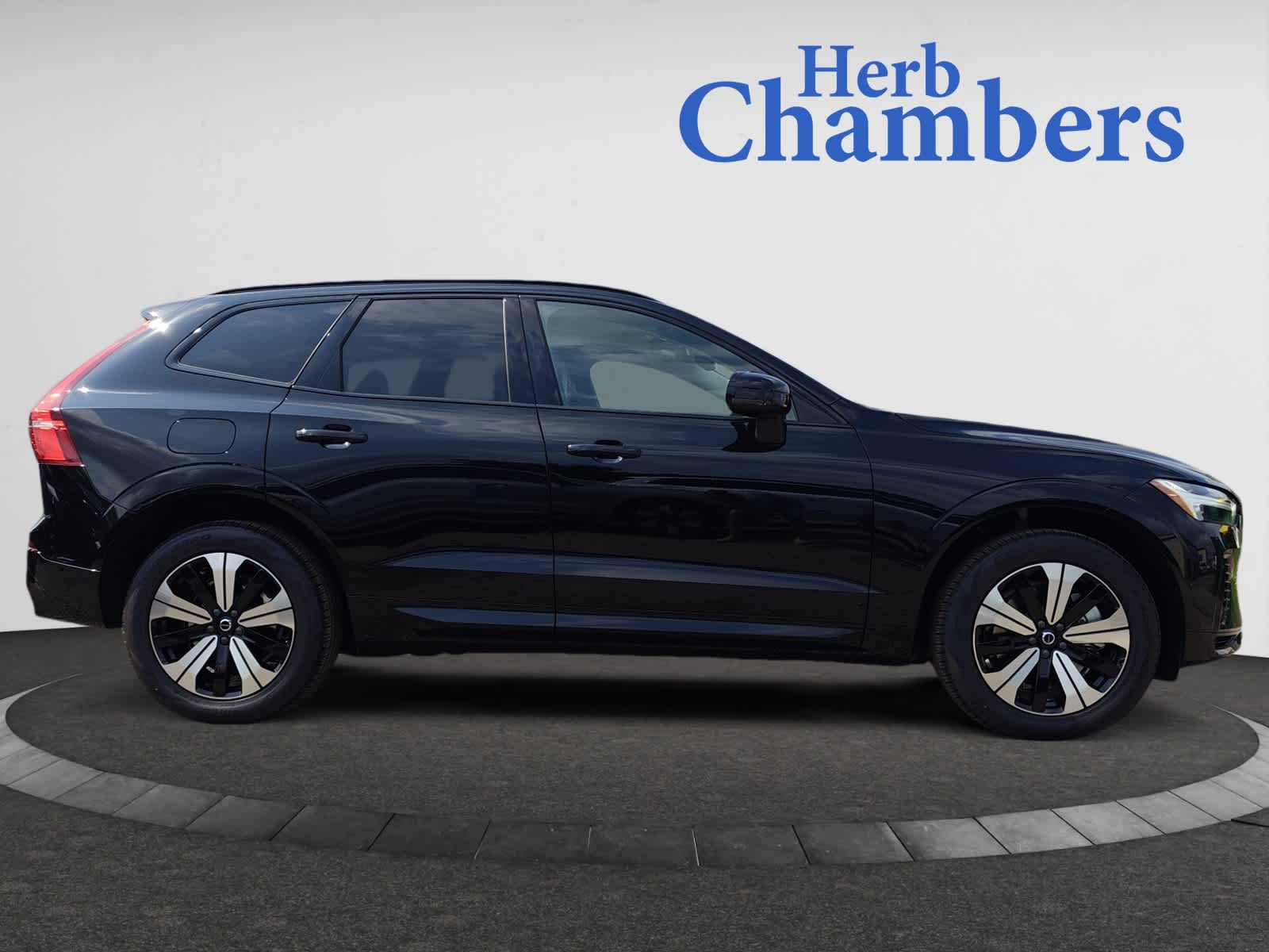 new 2025 Volvo XC60 plug-in hybrid car, priced at $65,825