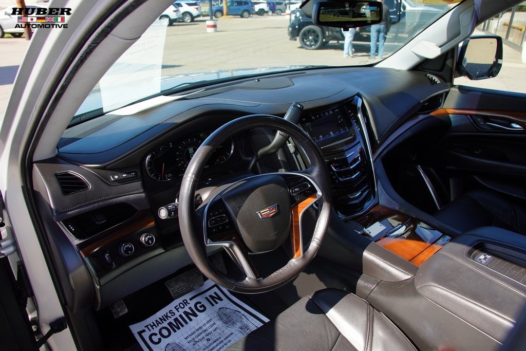 used 2019 Cadillac Escalade ESV car, priced at $37,378