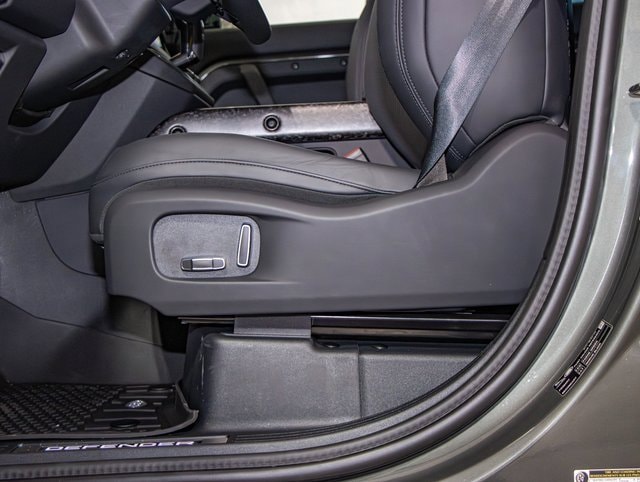 new 2025 Land Rover Defender 110 Octa Edition ONE car, priced at $175,408