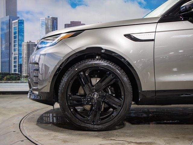 new 2025 Land Rover Discovery car, priced at $87,153