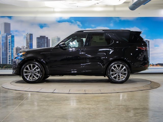 new 2025 Land Rover Discovery car, priced at $72,918