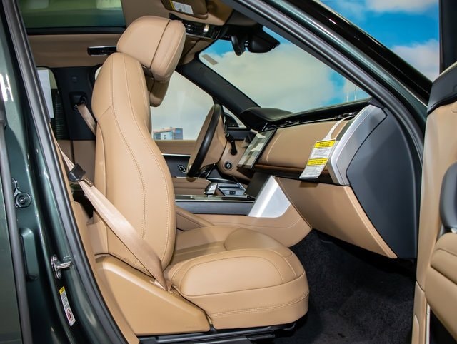 new 2025 Land Rover Range Rover car, priced at $152,230