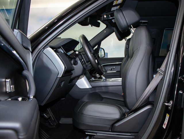 new 2025 Land Rover Range Rover car, priced at $156,005