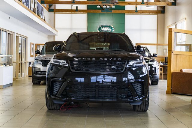 new 2025 Land Rover Discovery car, priced at $82,628