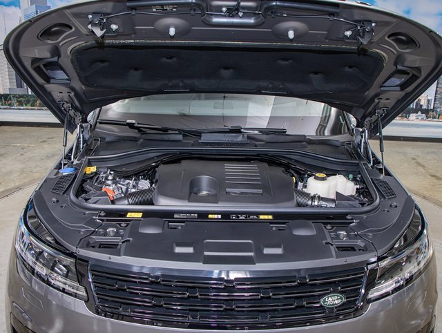 new 2025 Land Rover Range Rover Sport car, priced at $125,990
