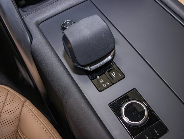 used 2024 Land Rover Discovery car, priced at $64,109