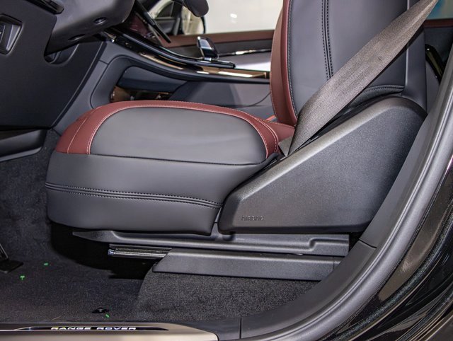 new 2025 Land Rover Range Rover Sport car, priced at $100,915