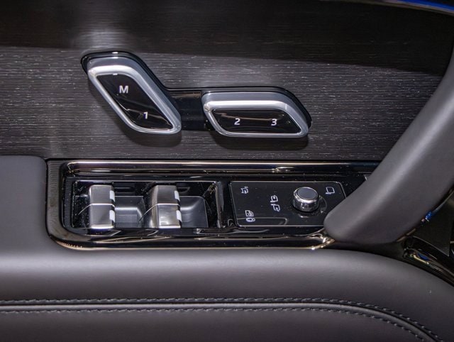 new 2025 Land Rover Range Rover Sport car, priced at $137,300