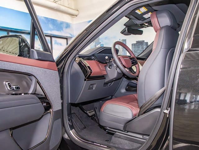 new 2025 Land Rover Range Rover Sport car, priced at $100,915