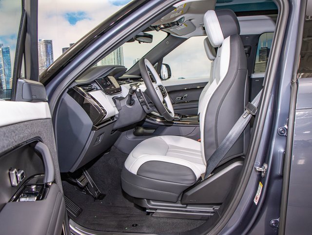new 2025 Land Rover Range Rover Sport car, priced at $105,000
