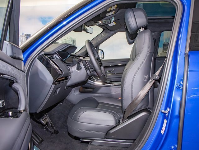 new 2025 Land Rover Range Rover Sport car, priced at $137,300