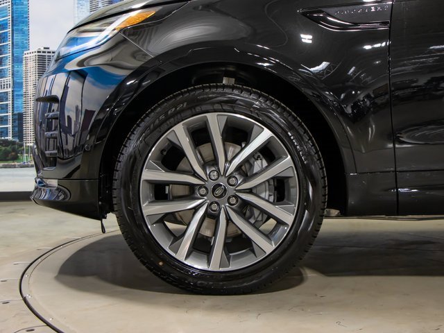 new 2025 Land Rover Discovery car, priced at $72,918