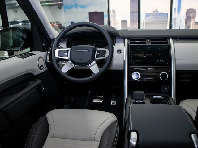 new 2025 Land Rover Discovery car, priced at $81,878