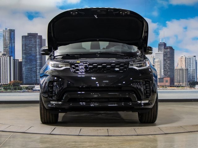 new 2025 Land Rover Discovery car, priced at $72,918