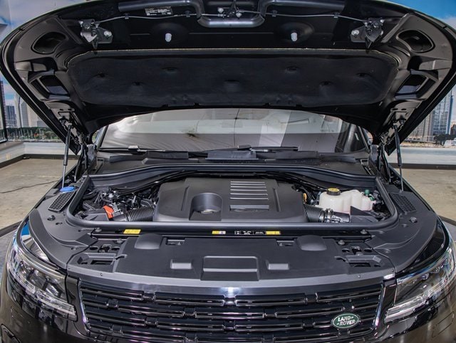 new 2025 Land Rover Range Rover Sport car, priced at $100,915