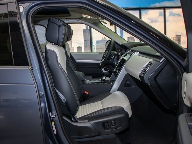 new 2025 Land Rover Discovery car, priced at $81,878