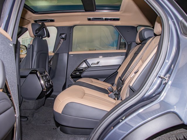 new 2025 Land Rover Range Rover Sport car, priced at $107,455