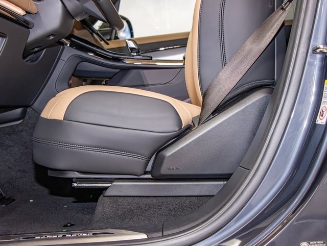 new 2025 Land Rover Range Rover Sport car, priced at $107,455