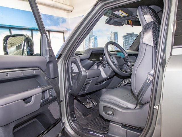 new 2025 Land Rover Defender 110 Octa Edition ONE car, priced at $175,408