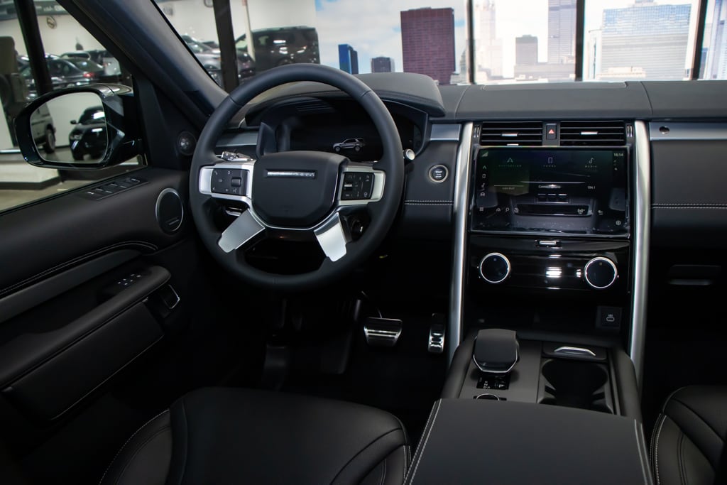 new 2024 Land Rover Discovery car, priced at $70,928