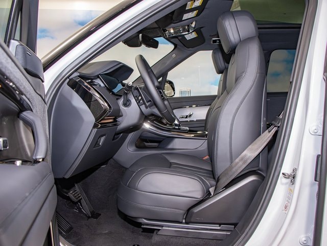 new 2025 Land Rover Range Rover Sport car, priced at $89,715