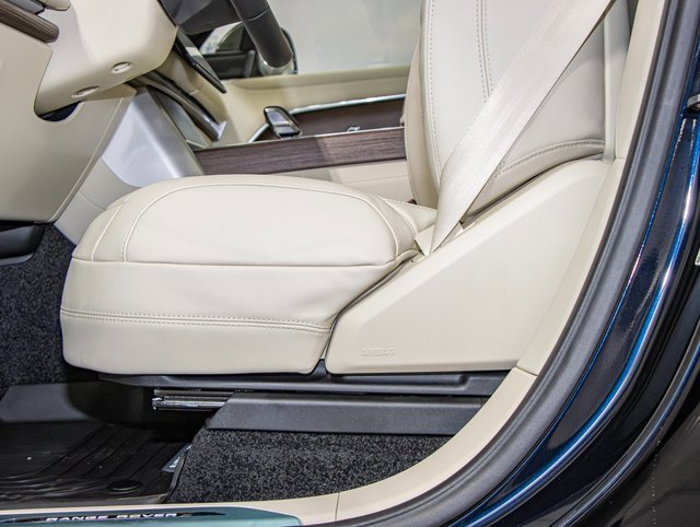 new 2025 Land Rover Range Rover car, priced at $145,530