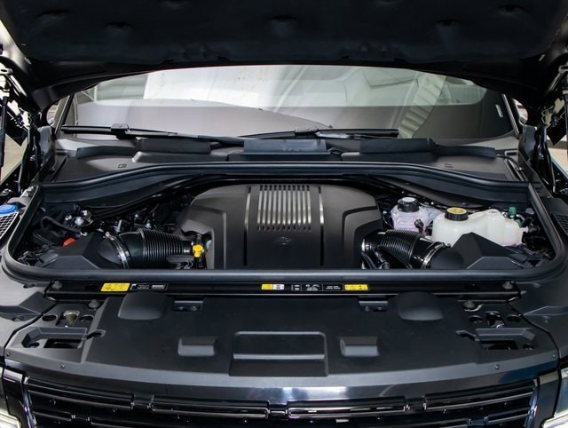 new 2025 Land Rover Range Rover Sport car, priced at $128,655