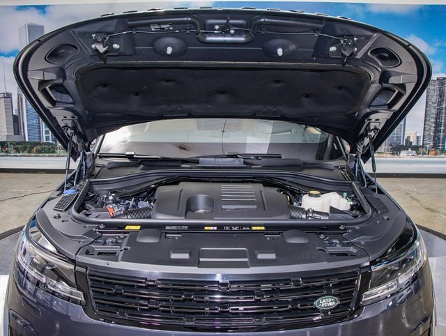new 2025 Land Rover Range Rover Sport car, priced at $107,455
