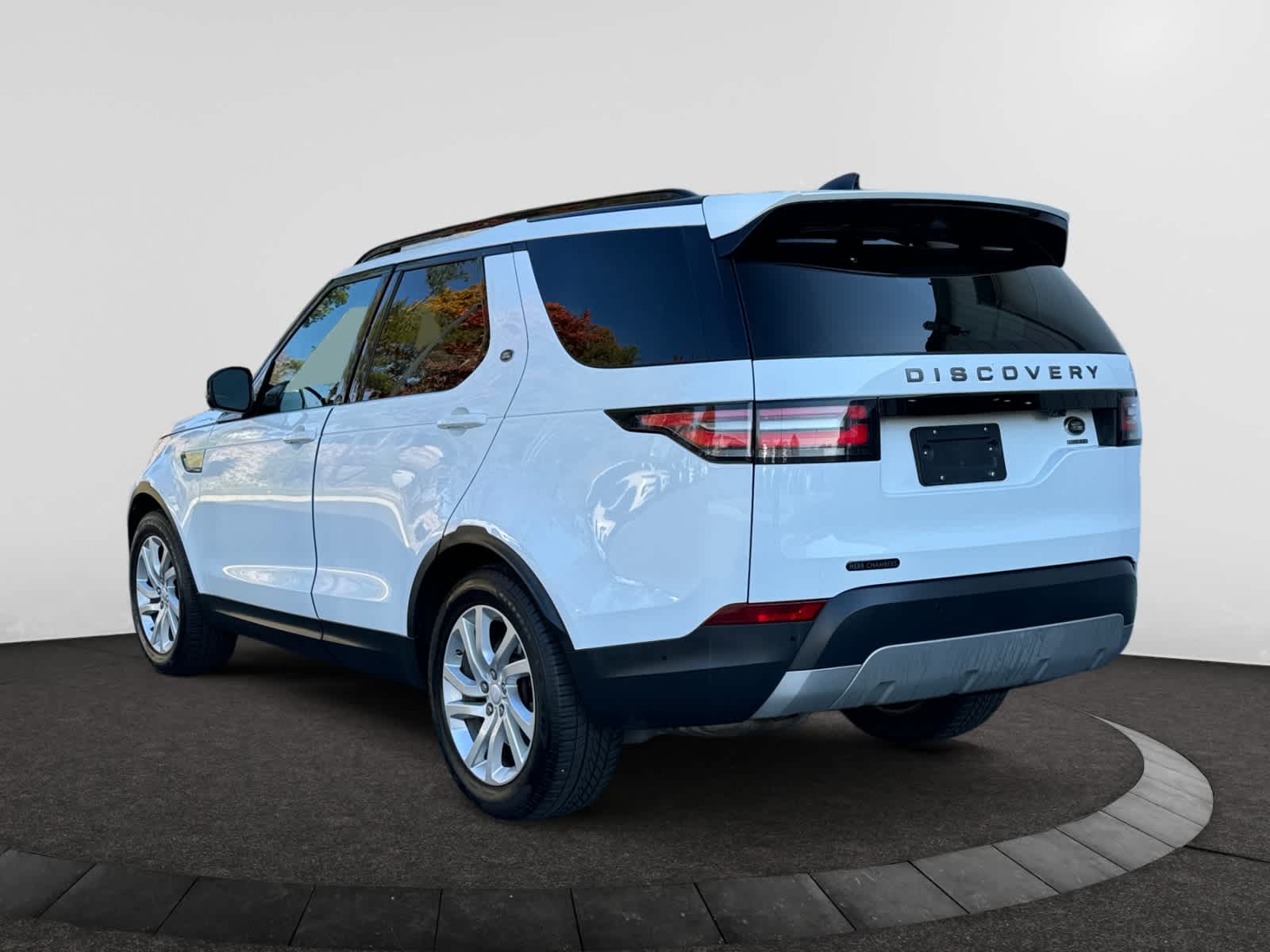 used 2017 Land Rover Discovery car, priced at $19,498