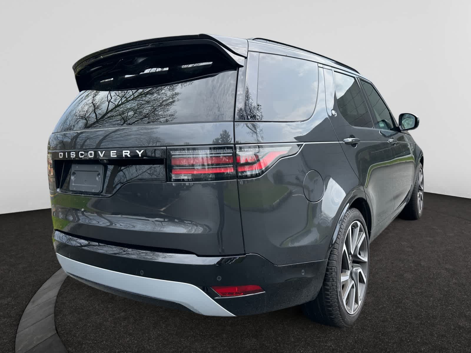 used 2024 Land Rover Discovery car, priced at $63,998
