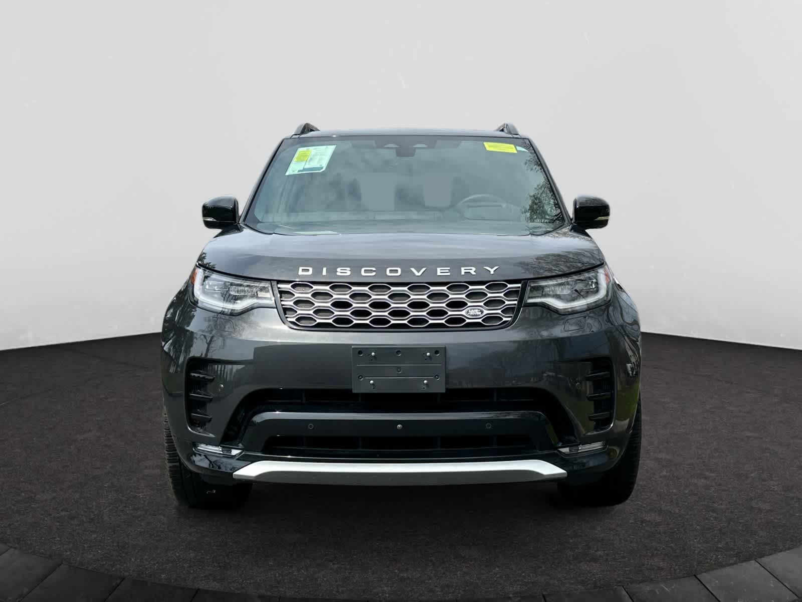 used 2024 Land Rover Discovery car, priced at $63,998