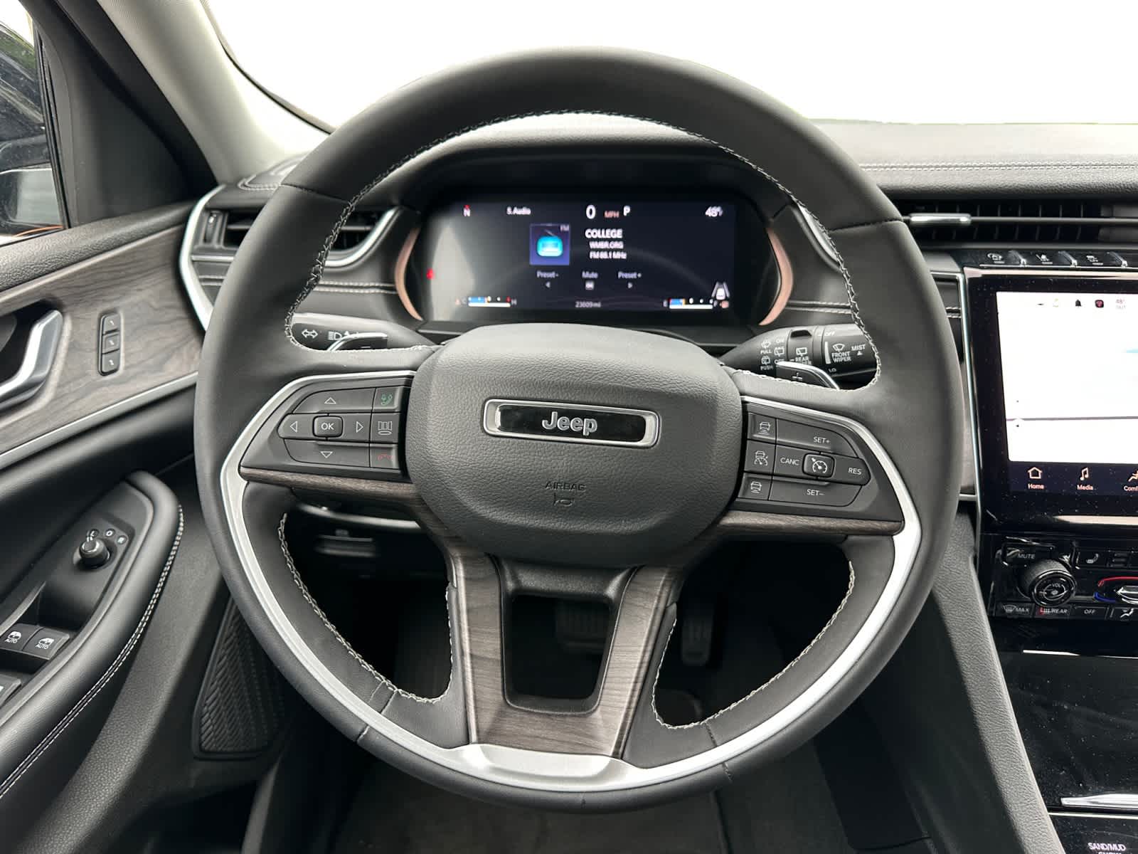 used 2023 Jeep Grand Cherokee L car, priced at $35,998