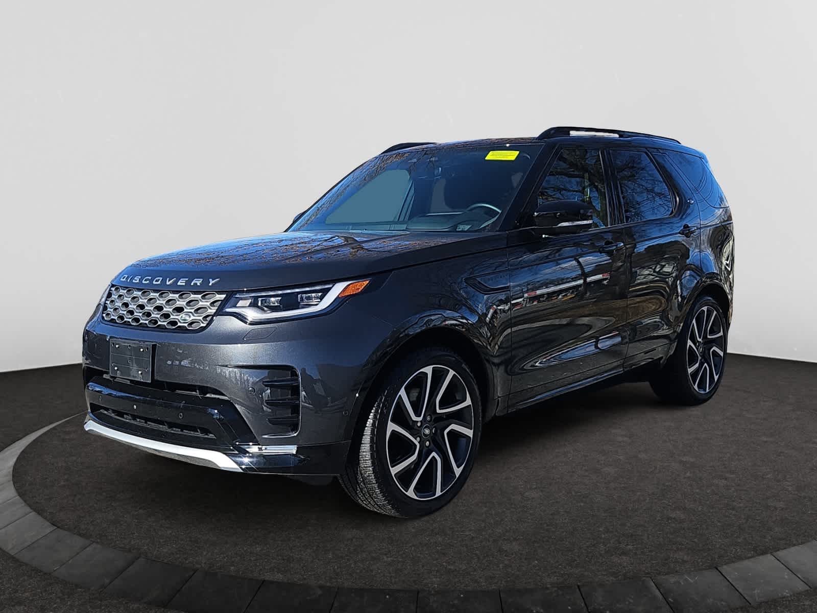 used 2024 Land Rover Discovery car, priced at $68,998