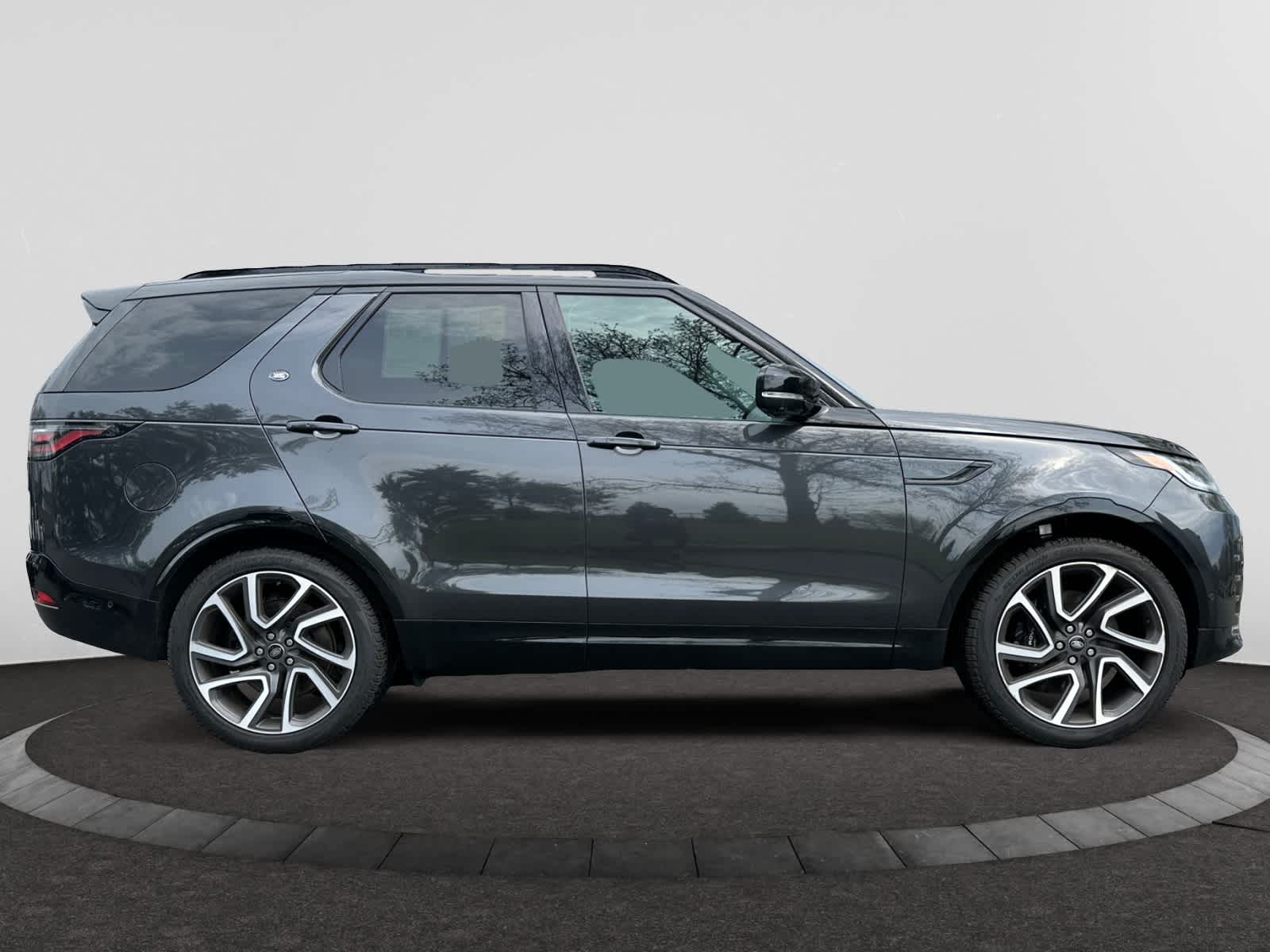 used 2024 Land Rover Discovery car, priced at $63,998
