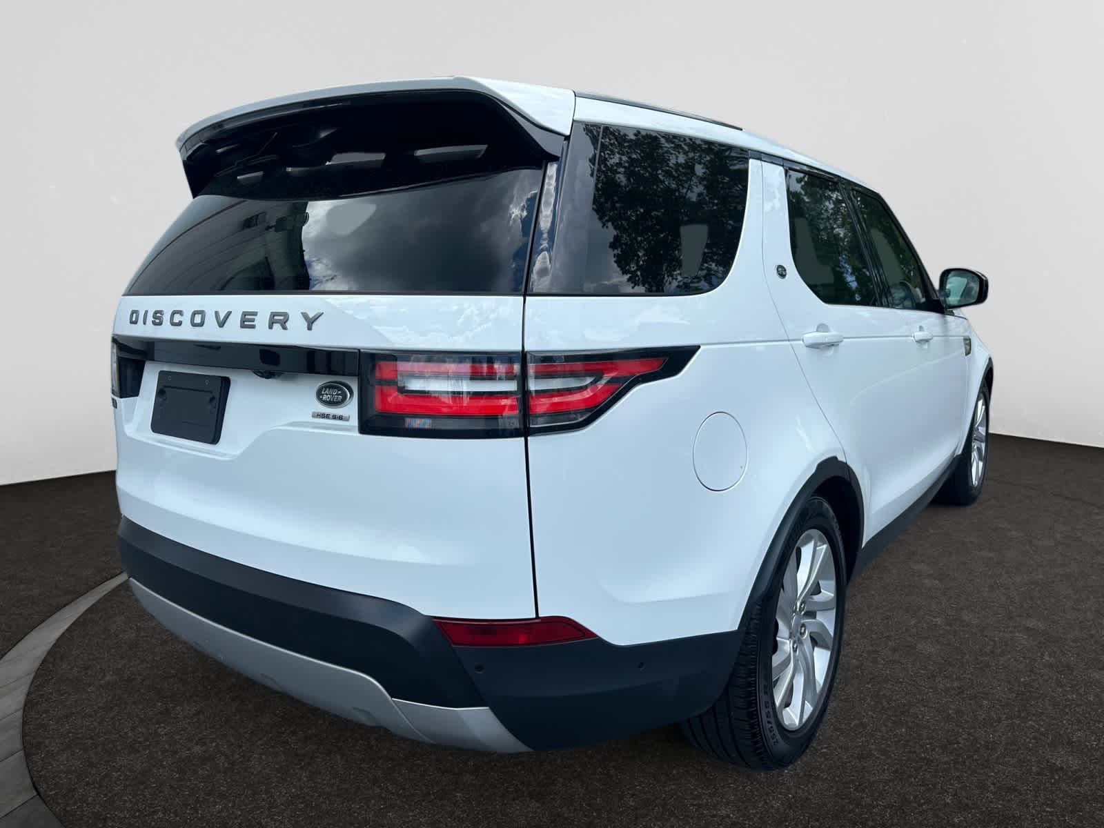 used 2018 Land Rover Discovery car, priced at $19,998